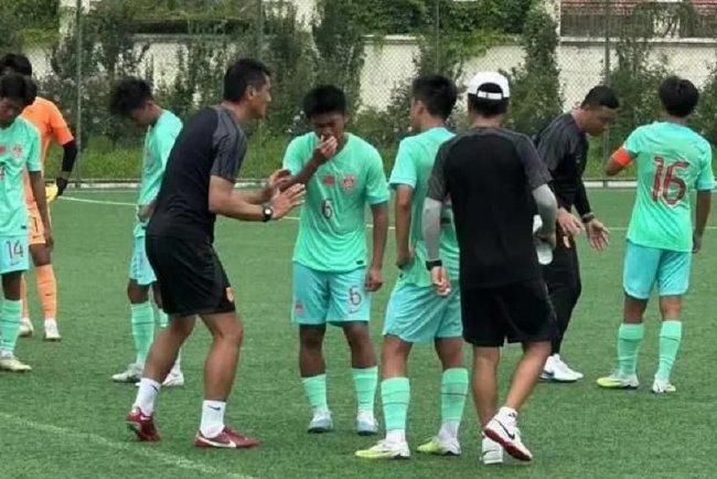 据加泰罗尼亚媒体ccma报道，巴萨将把德国基金Libero Football Finance告上法庭，指控这家德国公司未在12月31日之前支付相当于购买Barca Vision 10%股份的4000万欧元杠杆。